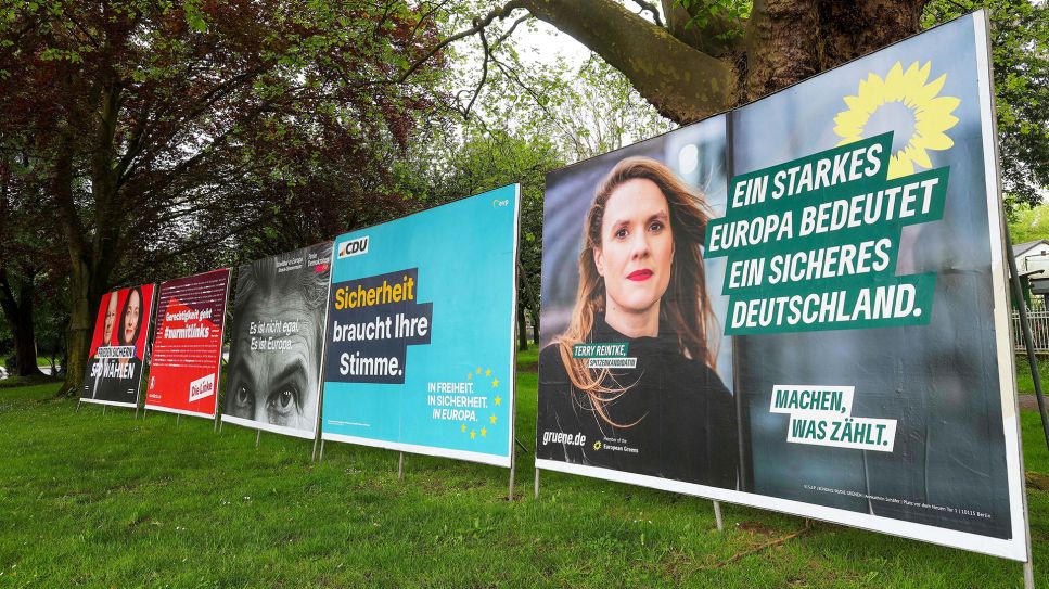 Plakate der Parteien SPD, Die Linke, FDP, CDU und Grüne (v.l.n.r.) zur Europawahl 2024 © picture alliance / Snowfield Photography
