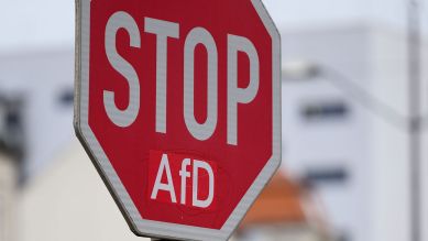 "Stop AfD" © Hendrik Schmidt/picture alliance/dpa