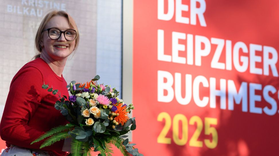 Die Autorin Kristine Bilkau wird für ihren Roman "Halbinsel" (Luchterhand) mit dem Preis der Leipziger Buchmesse in der Kategorie Belletristik ausgezeichnet; © picture alliance/dpa/Hendrik Schmidt
