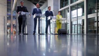 Markus Söder, CSU, Friedrich Merz, CDU, Lars Klingbeil und Saskia Esken (beide SPD); © picture alliance/AP/Markus Schreiber