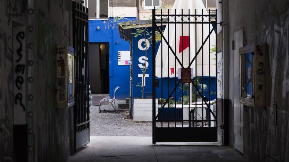 Hofdurchgang zum Ballhaus Ost in der Pappelallee in Berlin-Prenzlauer Berg, 09.10.2018; © imago-images.de/snapshot-photography/T.Seeliger
