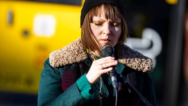 Die ukrainische Künstlerin und Dj Mavka Iryna Lazer während der Eröffnungszeremonie des Odesaplatzes in Berlin-Karlshorst am 16. Januar 2023; © imago-images.de/Emmanuele Contini