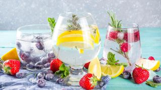 Wasser mit Beeren © IMAGO / Depositphotos