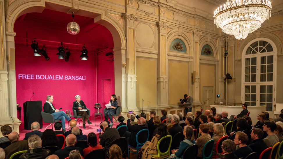 Deutsches Theater Berlin: Solidarität mit Boualem Sansal | Katharina Eleonore Meyer und Martin Schult © Thomas Ernst