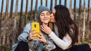 "Liebe und Bindung. Wie das Smartphone unsere Beziehungen gefährdet" © ZDF u. Jordi Mora | Colourbox.de