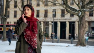 Ist Soraya Barakzay (Pegah Ferydoni), die Jürgen Weghorst noch wenige Monate vor seinem Tod öffentlich beschimpft hat, eine Verdächtige in dem Fall? Bild zum Film: Tatort: Vier Leben, Quelle: rbb/Gordon Muehle