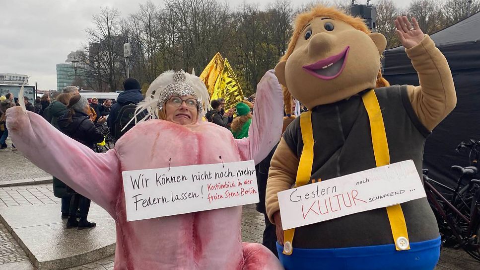 BerlinIstKultur Demonstration am 13.11.2024 vor dem Brandenburger Tor. (Quelle: rbb/Lisa Splanemann)