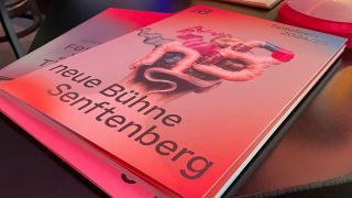 Der Spielplan der Neuen Bühne Senftenberg für die Spielzeit 24/25 (Foto: rbb/Jahn)